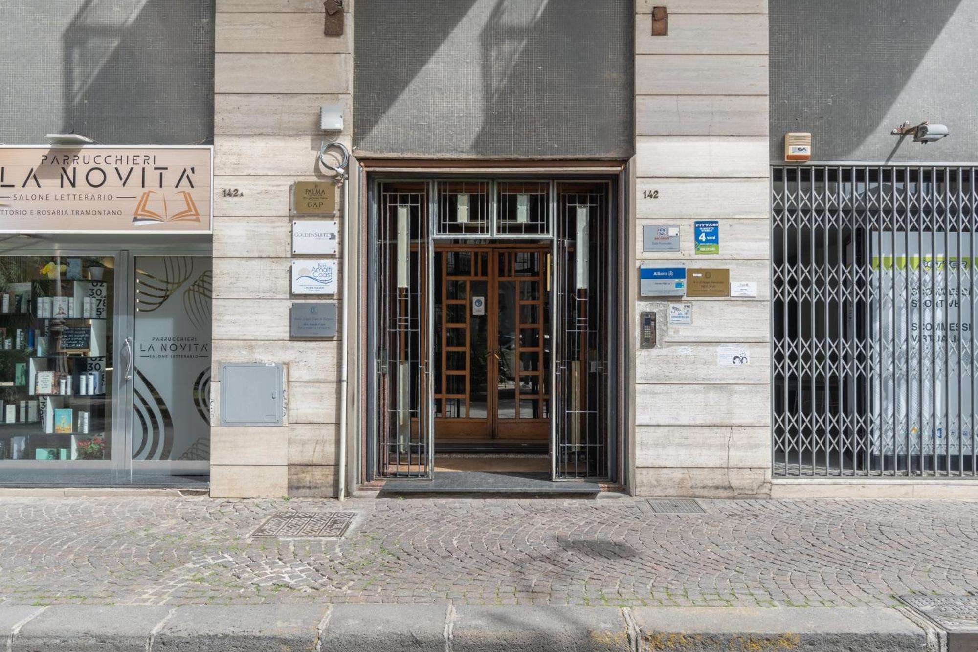 Starhost - Golden Suite Salerno Exterior foto